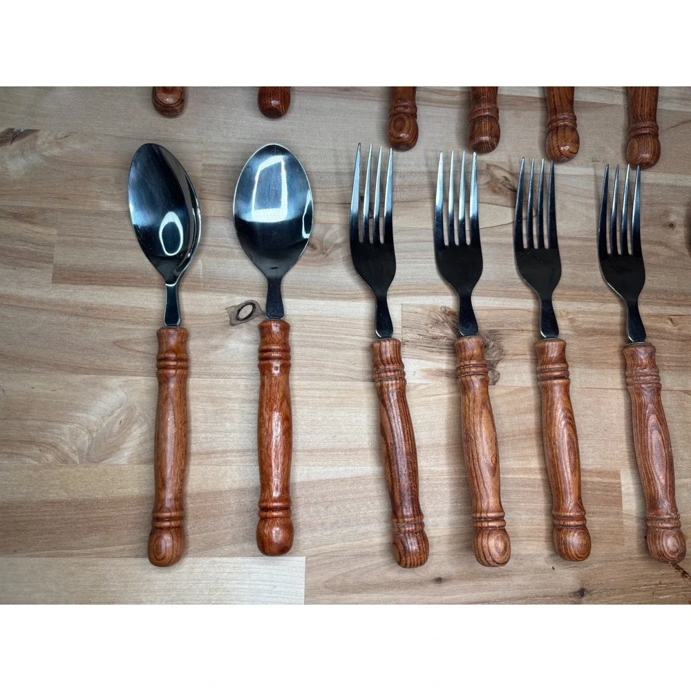 Vintage 20pc Stainless Taiwan Flatware Set‎ Faux Wood Grain Handles Brown Rustic